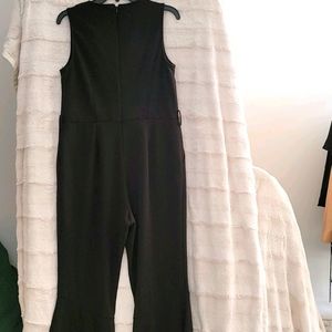 Sleeve less jumpsuit belted